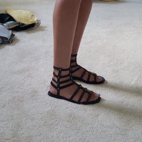 Strappy black sandals - Picture 6 of 6